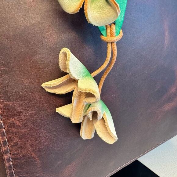 Genuine Leather Flower Bag Charm Crossbody Purse Bag NEW - Picture 3 of 7